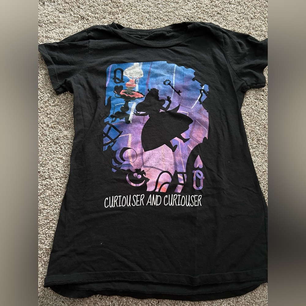 Disney Alice In Wonderland Women’s T-Shirt Size Medium